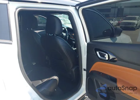 2025 Jeep Compass Limited 4X4 из США, поврежденный, VIN 3C4NJDCN0ST610620